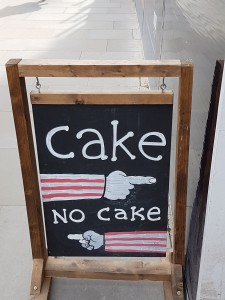 Cake / No Cake sign